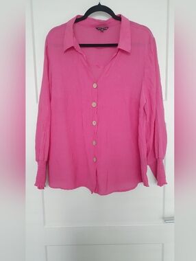 Unique Spectrum Button-Front Long Sleeve Blouse